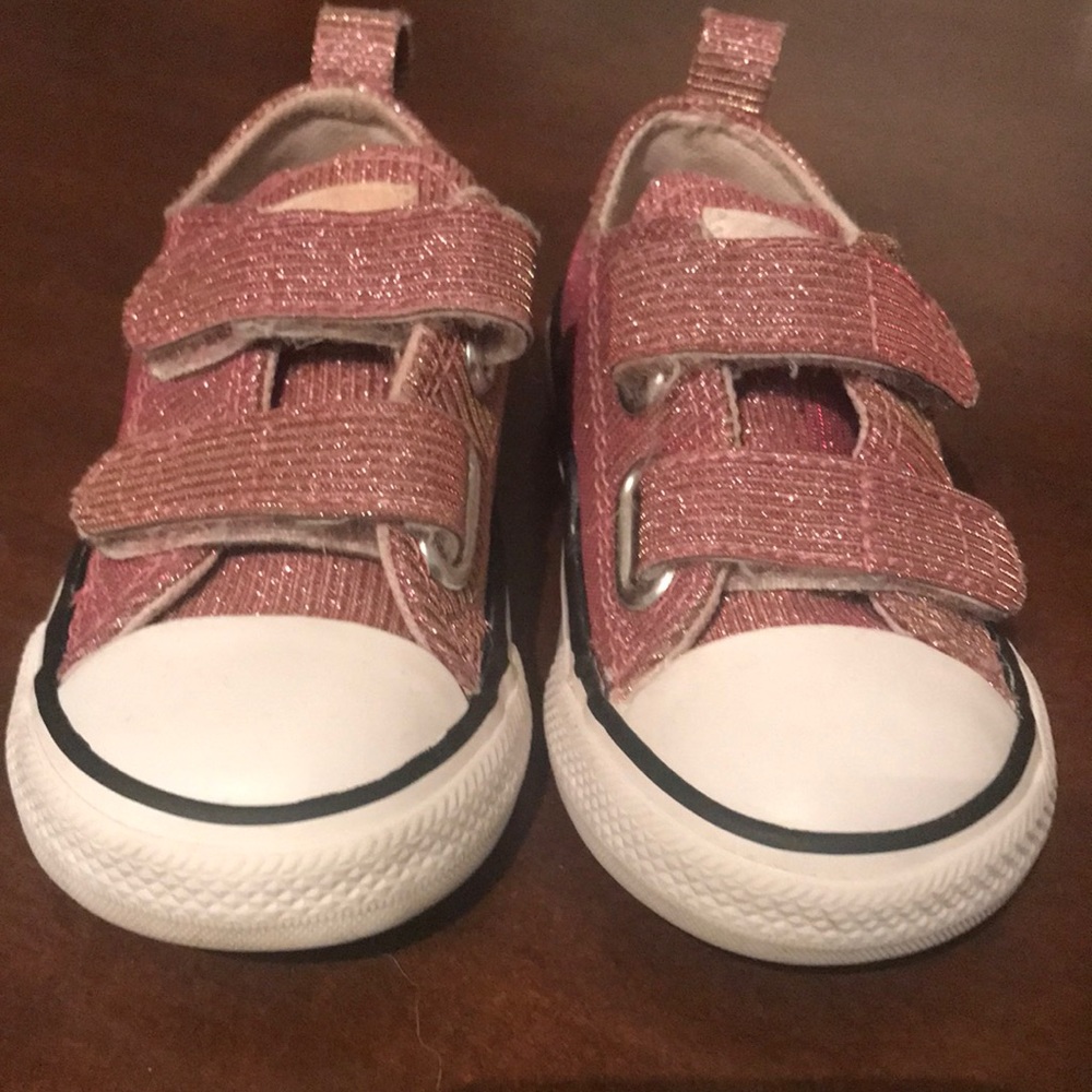Preloved Toddler pink glitter converse missing insole size 5t